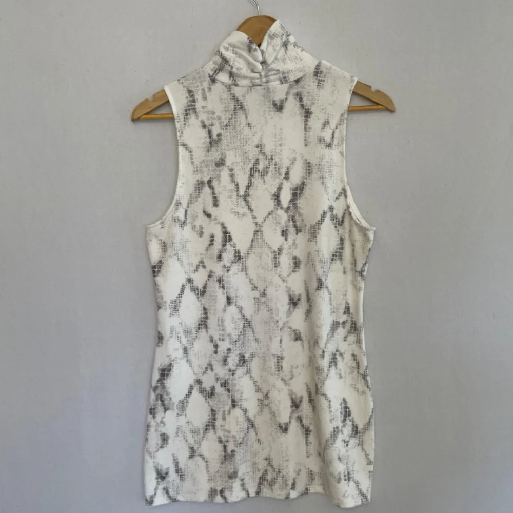 WHITE HOUSE BLACK MARKET Medium Long Cardigan Sleeveless Turtleneck Sweater Set